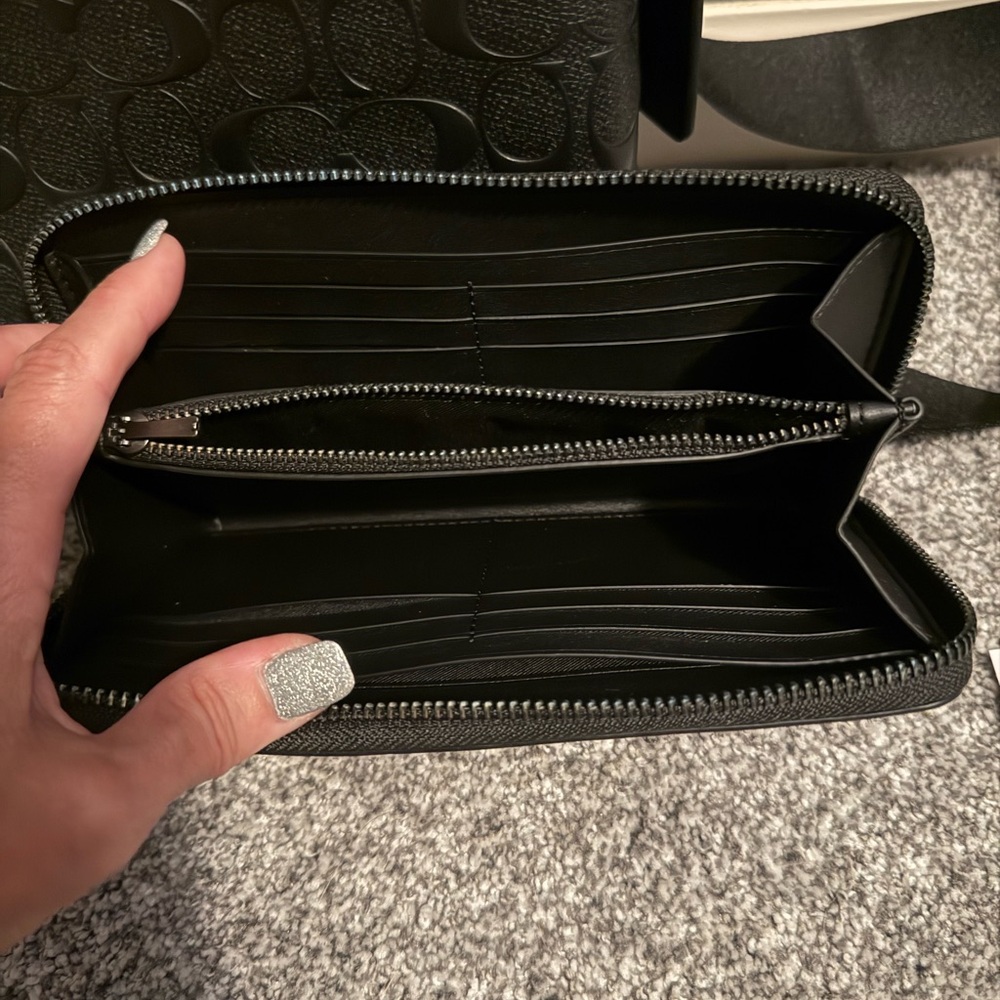 Coach Embossed Black Women’s Messenger Bag - Picture 4 of 4